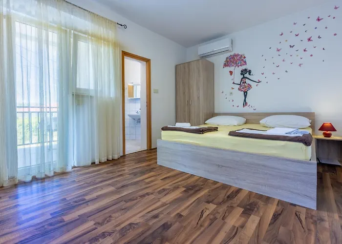 Tustonjic 3* Novi Vinodolski