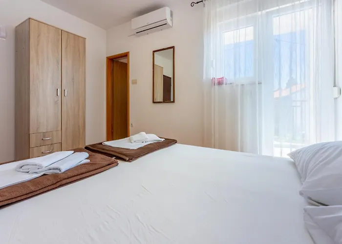 Tustonjic 3* Novi Vinodolski