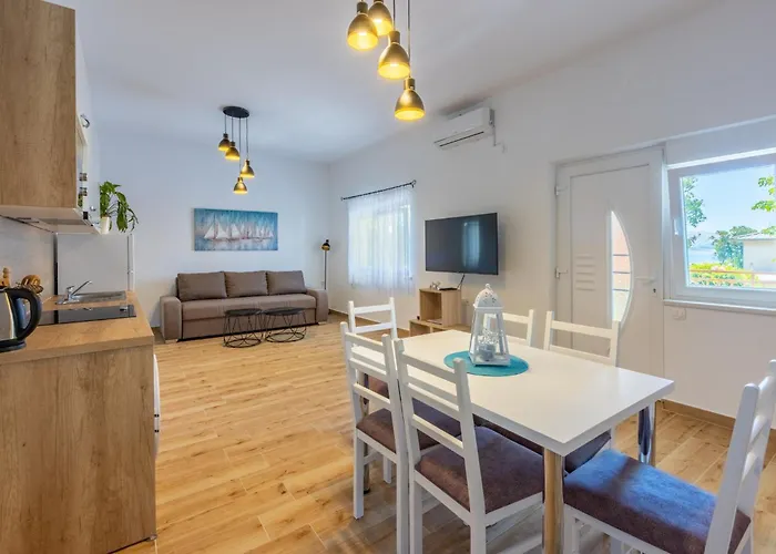 בית הארחה Tustonjic 3*