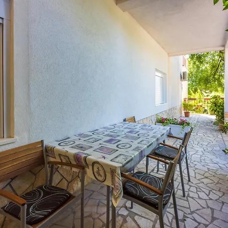 Гостевой дом Tustonjic Нови-Винодолски