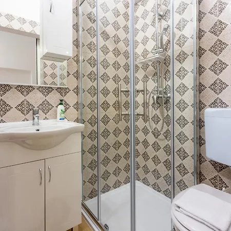 Tustonjic Нови-Винодолски