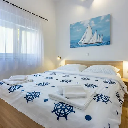 Tustonjic Гостевой дом Нови-Винодолски