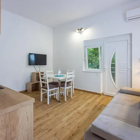 Tustonjic Гостевой дом Нови-Винодолски