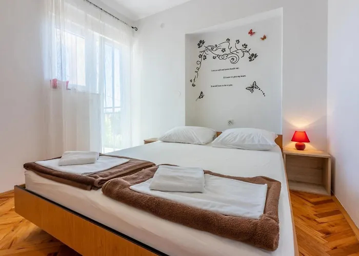 Tustonjic 招待所 诺维·维诺多尔斯基