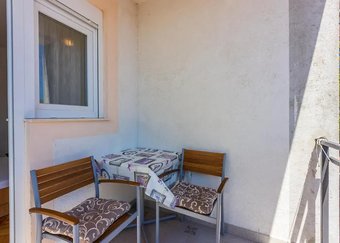 招待所 Tustonjic 诺维·维诺多尔斯基