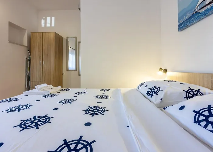 招待所 Tustonjic 3*