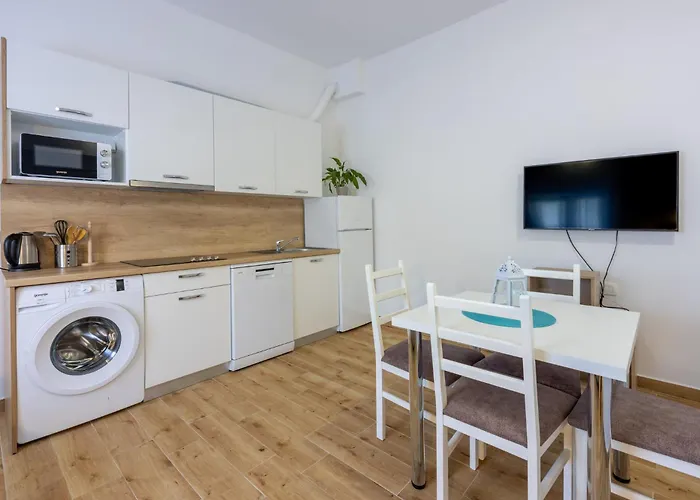 Tustonjic 招待所 3*